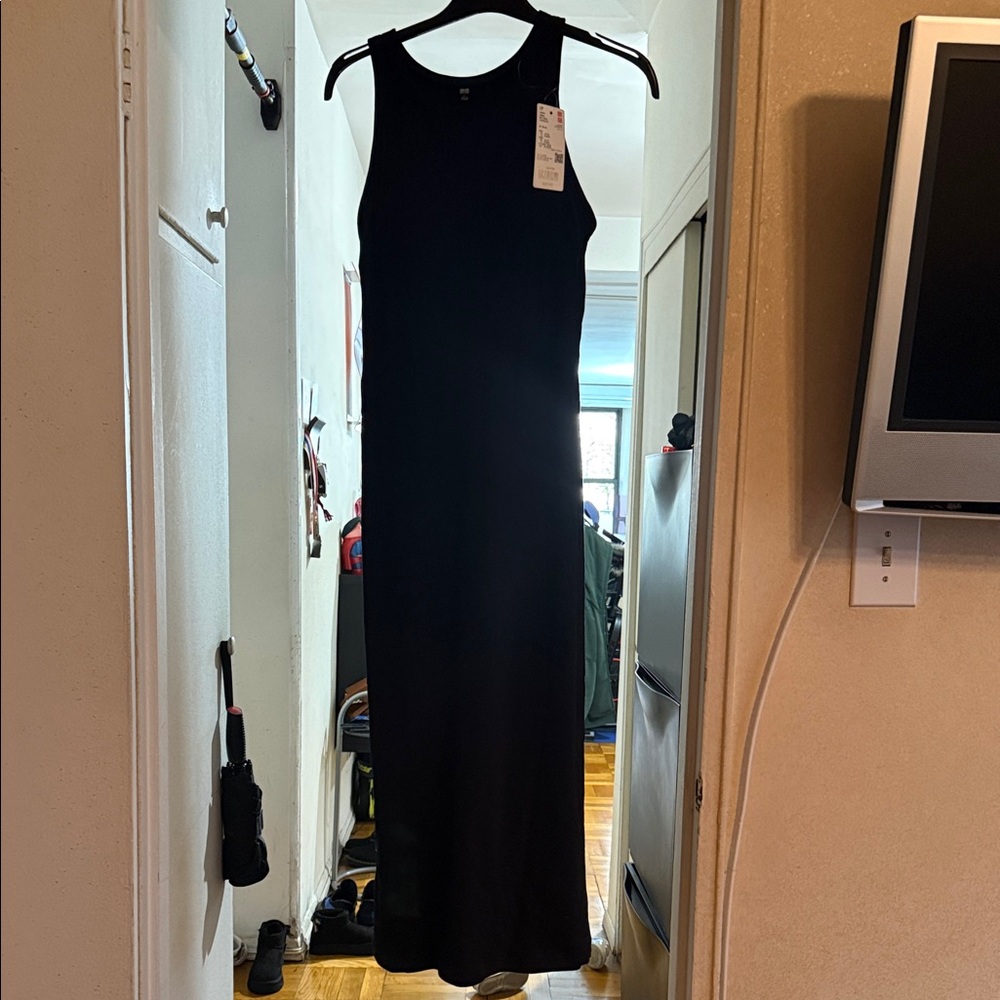 Uniqlo Black Sleeveless Maxi Dress